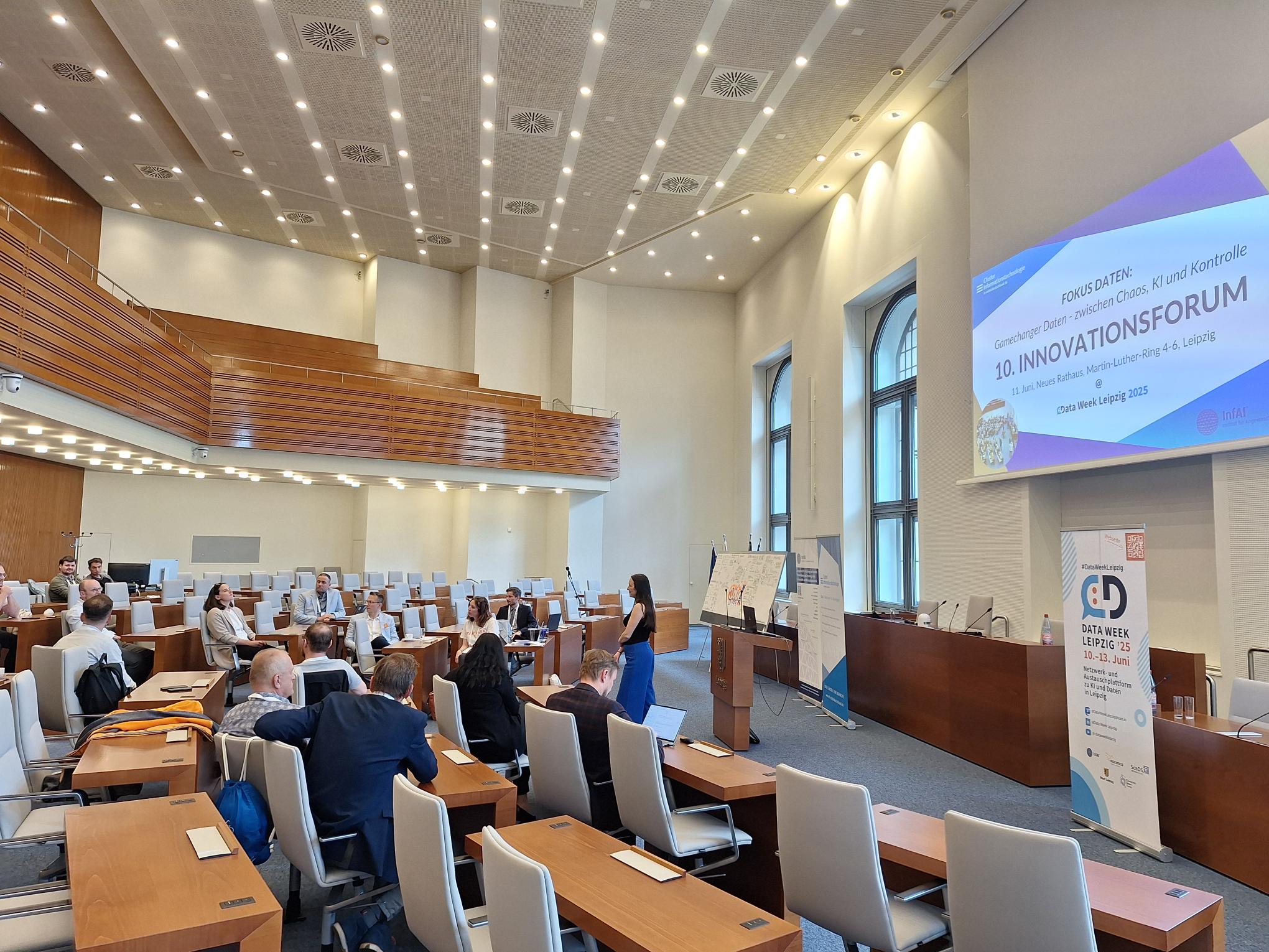 Vortragende im Festsaal.